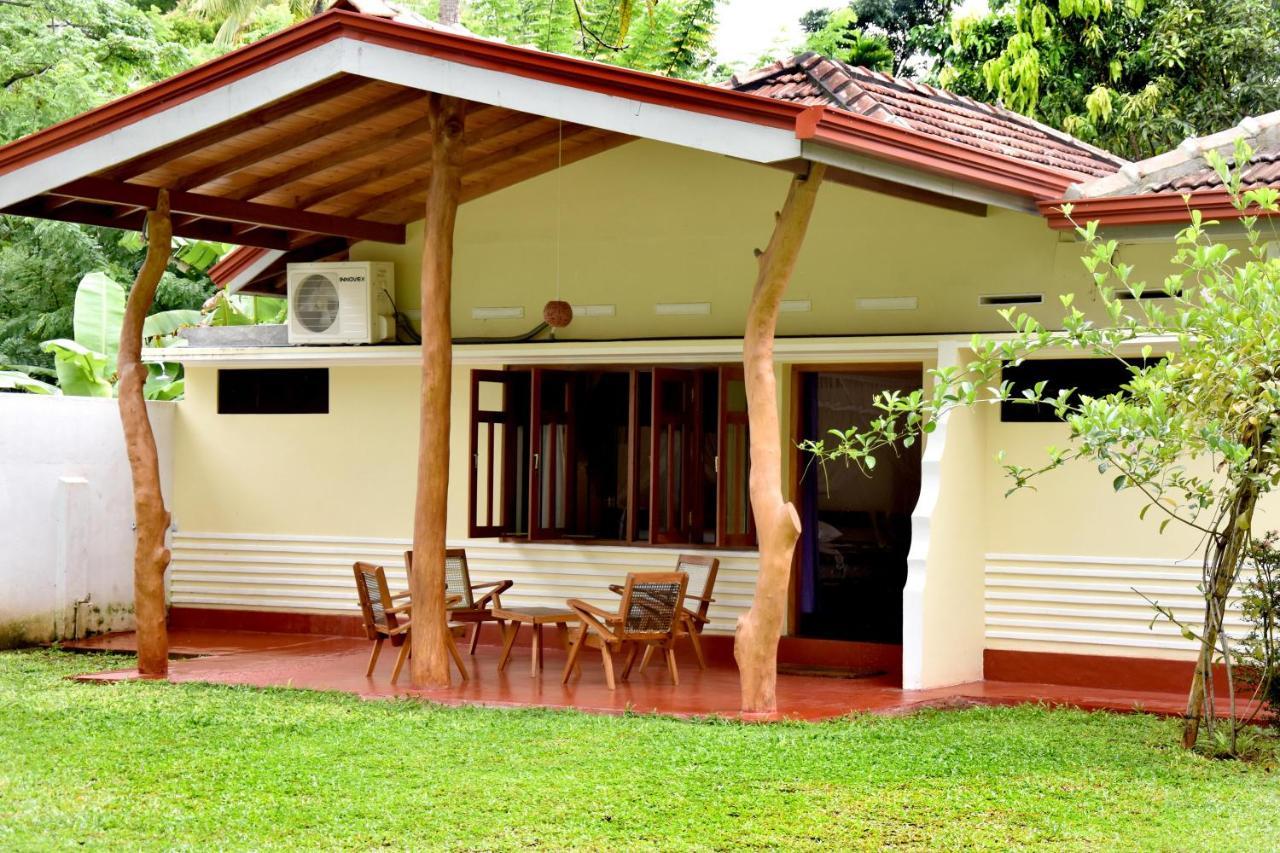 Villa Polhena Matara Exteriör bild