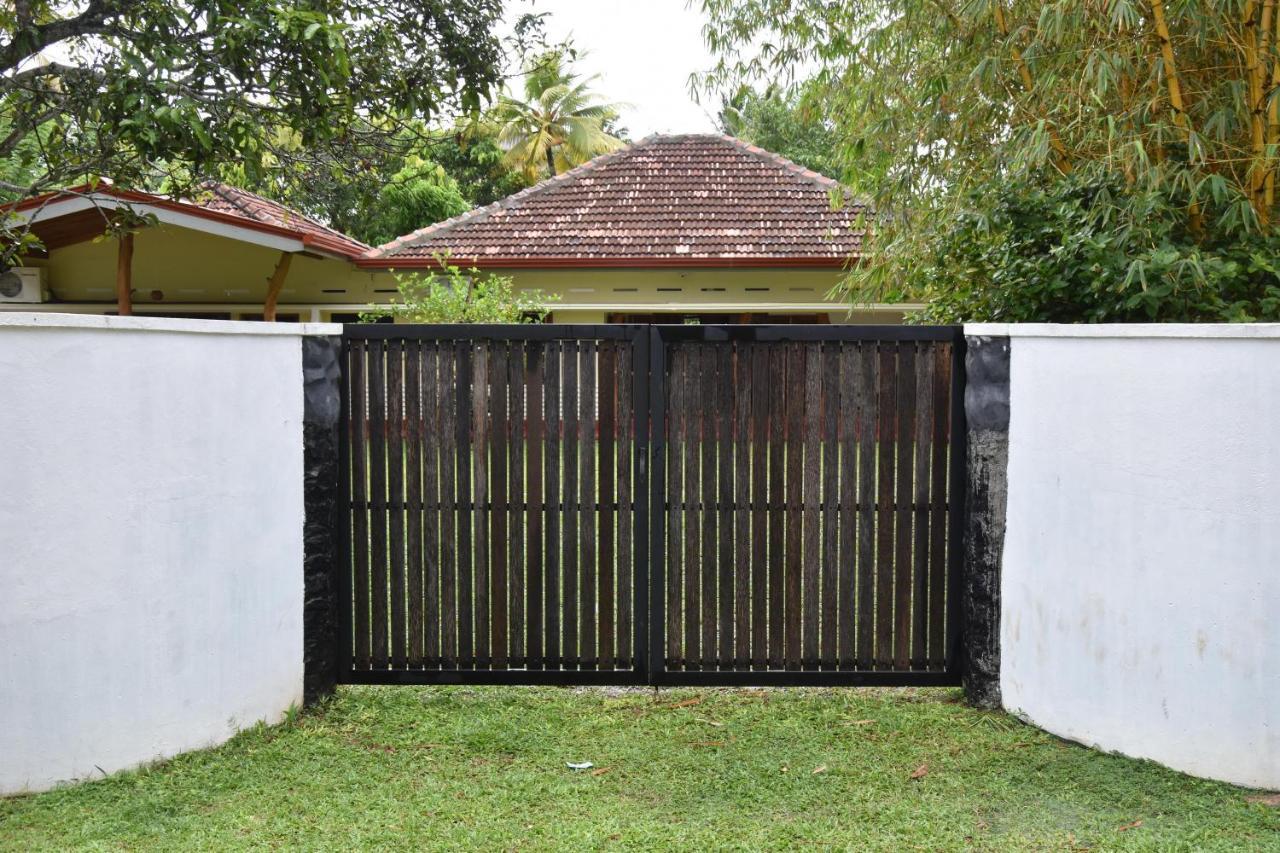 Villa Polhena Matara Exteriör bild